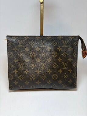Louis Vuitton Toiletry Pouch 26 Monogram